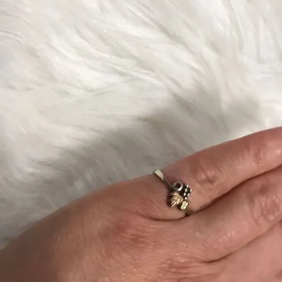 Black Hills Gold Ring Size 5.5 - Picture 6 of 8